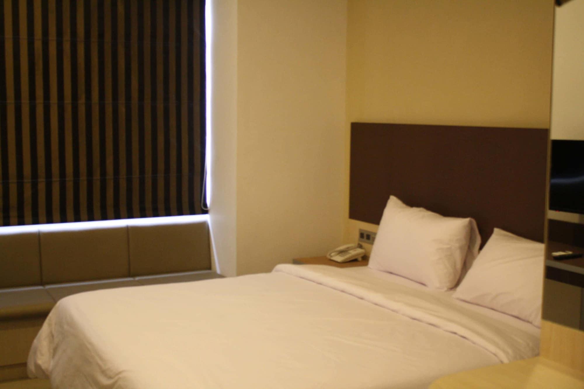 Sparks Odeon Sukabumi, Artotel Curated מראה חיצוני תמונה