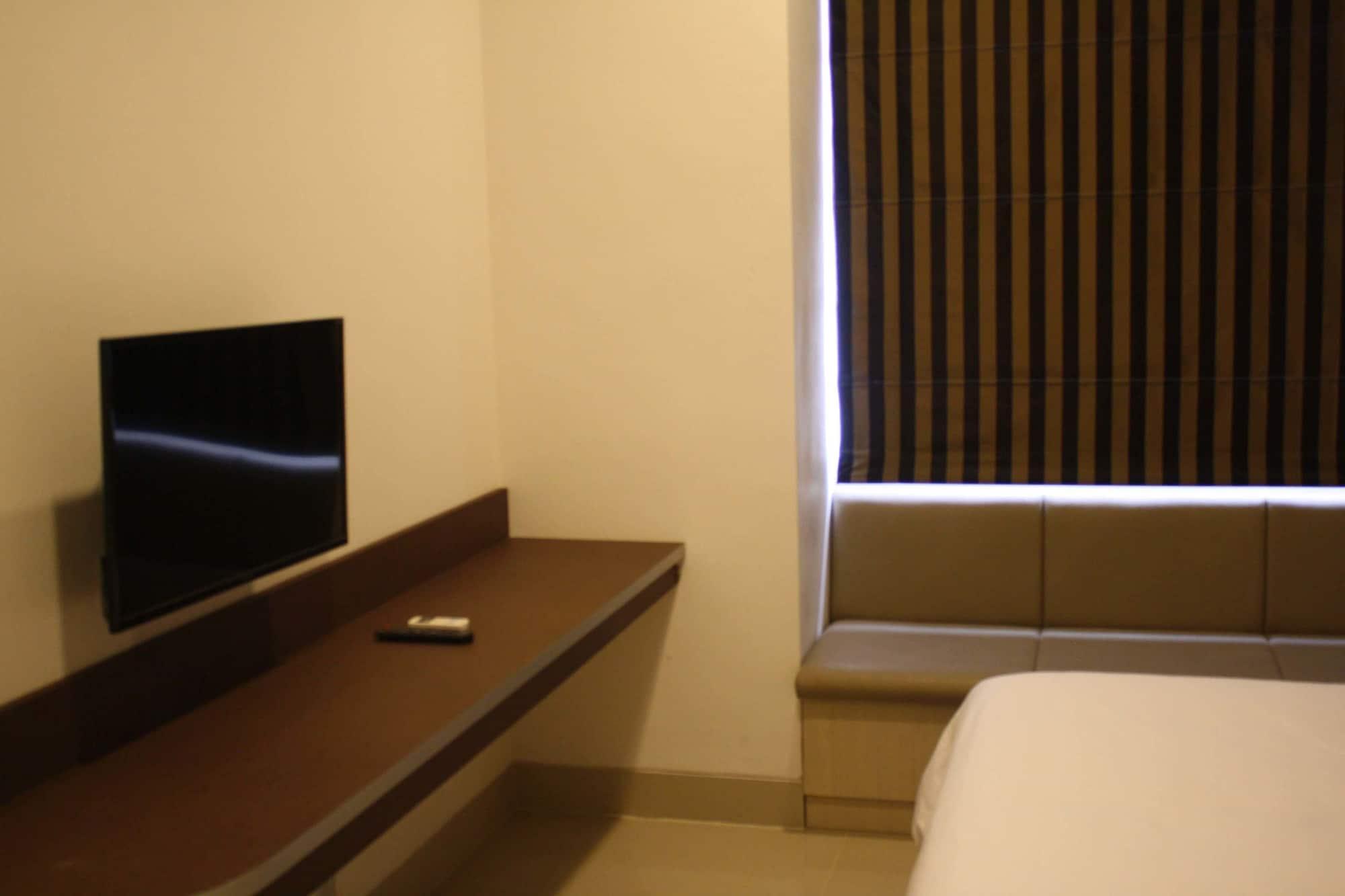 Sparks Odeon Sukabumi, Artotel Curated מראה חיצוני תמונה