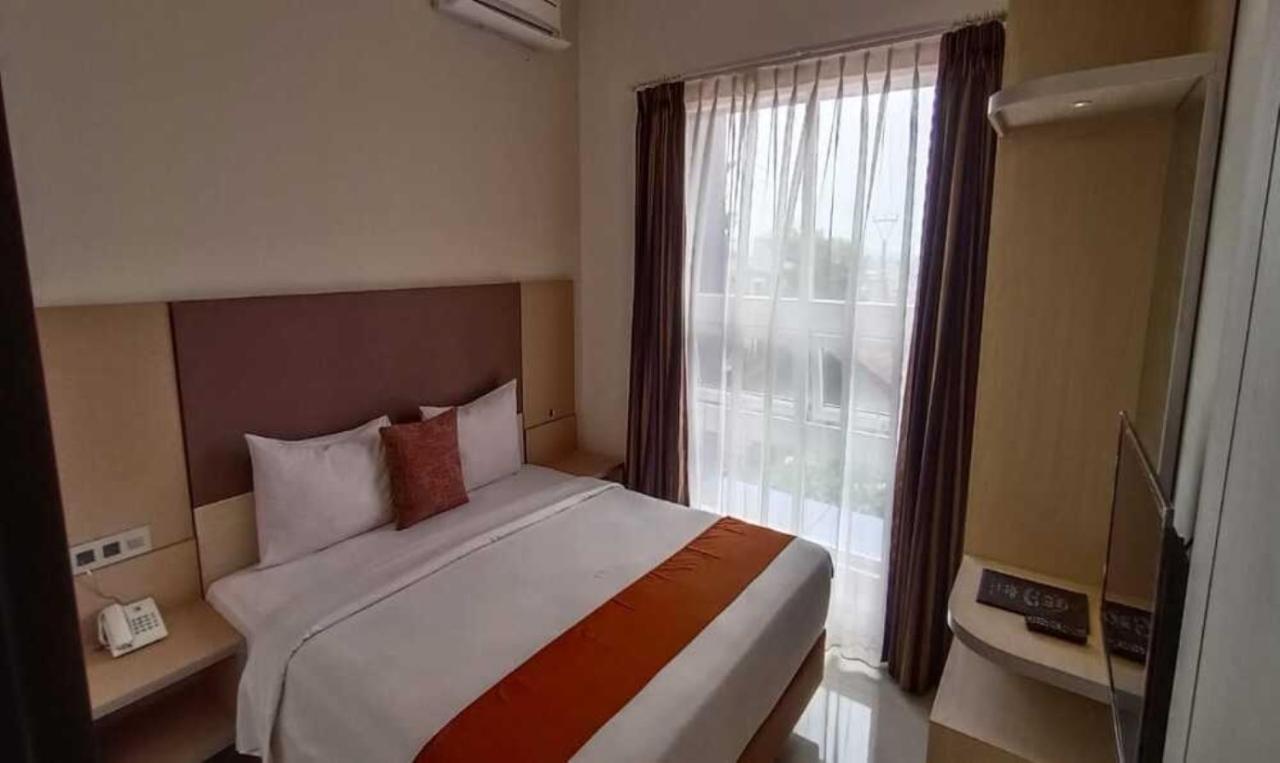 Sparks Odeon Sukabumi, Artotel Curated מראה חיצוני תמונה