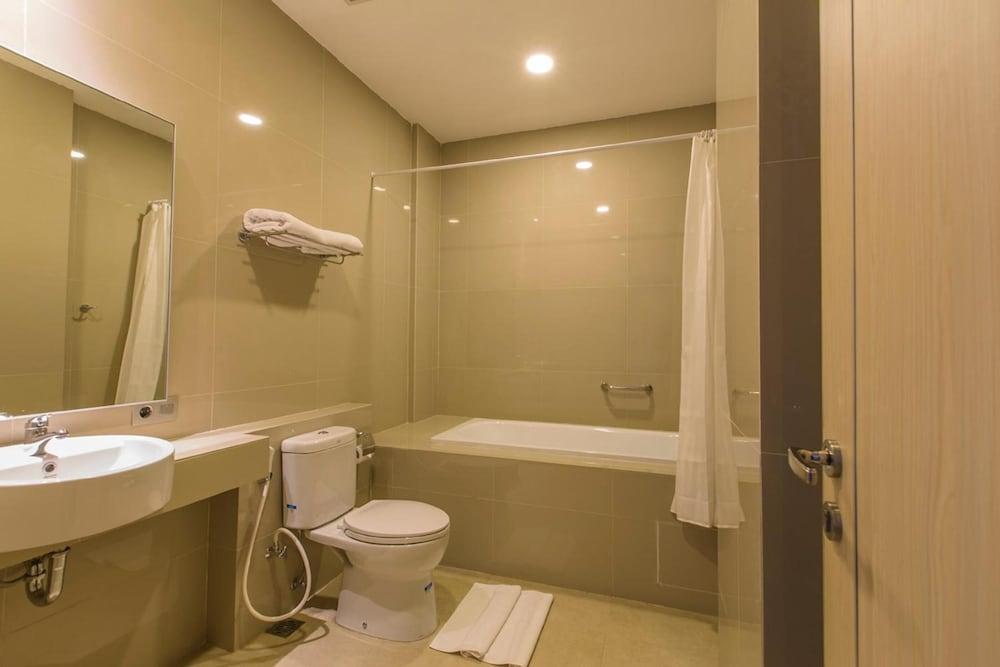 Sparks Odeon Sukabumi, Artotel Curated מראה חיצוני תמונה